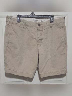 Abercrombie & Fitch khaki shorts